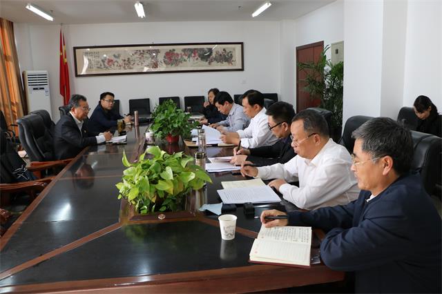 周口幼儿师范学校领导班子开展“对照党章党规找差距”专题集中学习研讨