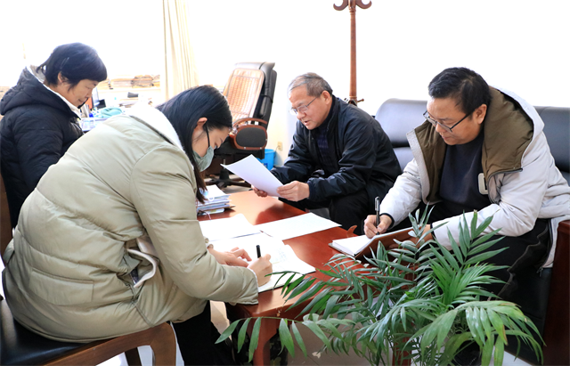 周口幼师组织全体党员 学习贯彻党的十九届六中全会精神